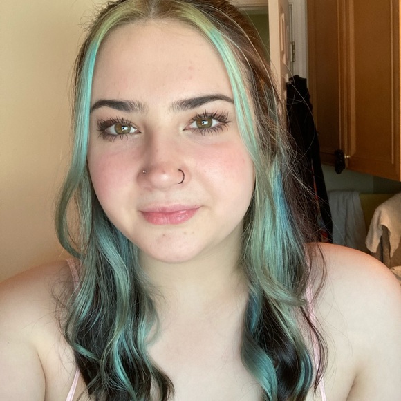 Meet your Posher, Renee - Picture 1 of 1